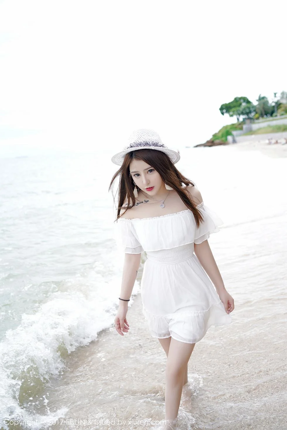 芷儿Momoko海边清纯白色薄纱裙+全裸泡泡浴绝美写真 第 57 张