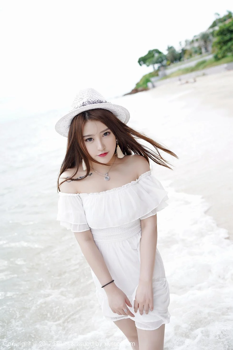 芷儿Momoko海边清纯白色薄纱裙+全裸泡泡浴绝美写真 第 59 张