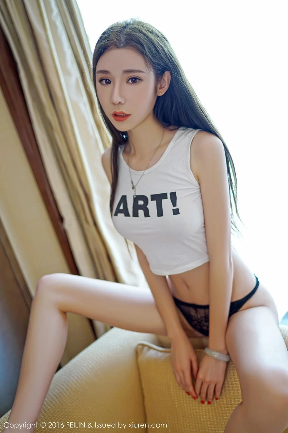 萌琪琪Irene居家脱连身裙秀性感美胸白嫩迷人写真 第 29 张