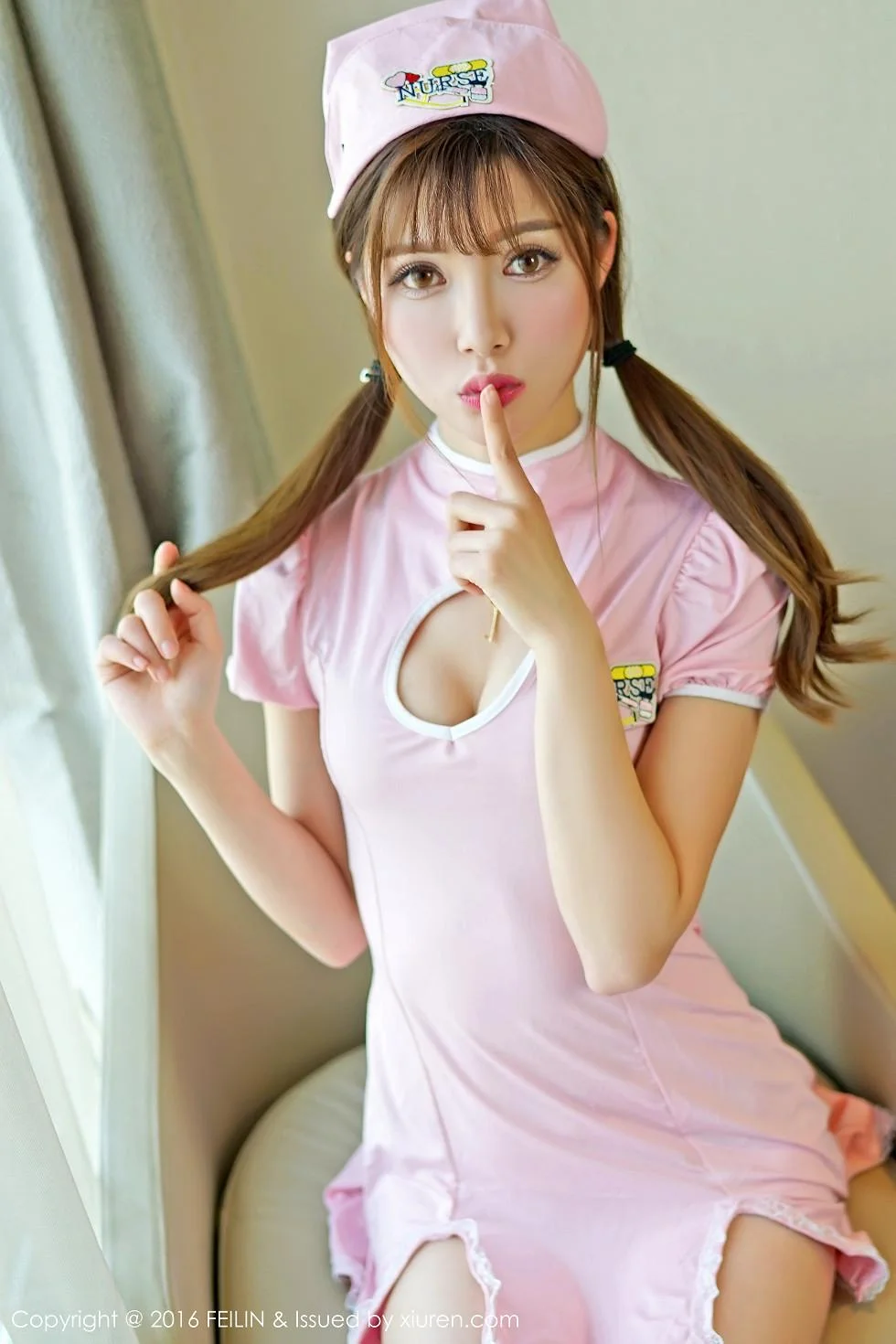 奶茶-Emily红色内衣牛仔热裤完美曲线写真 第 58 张