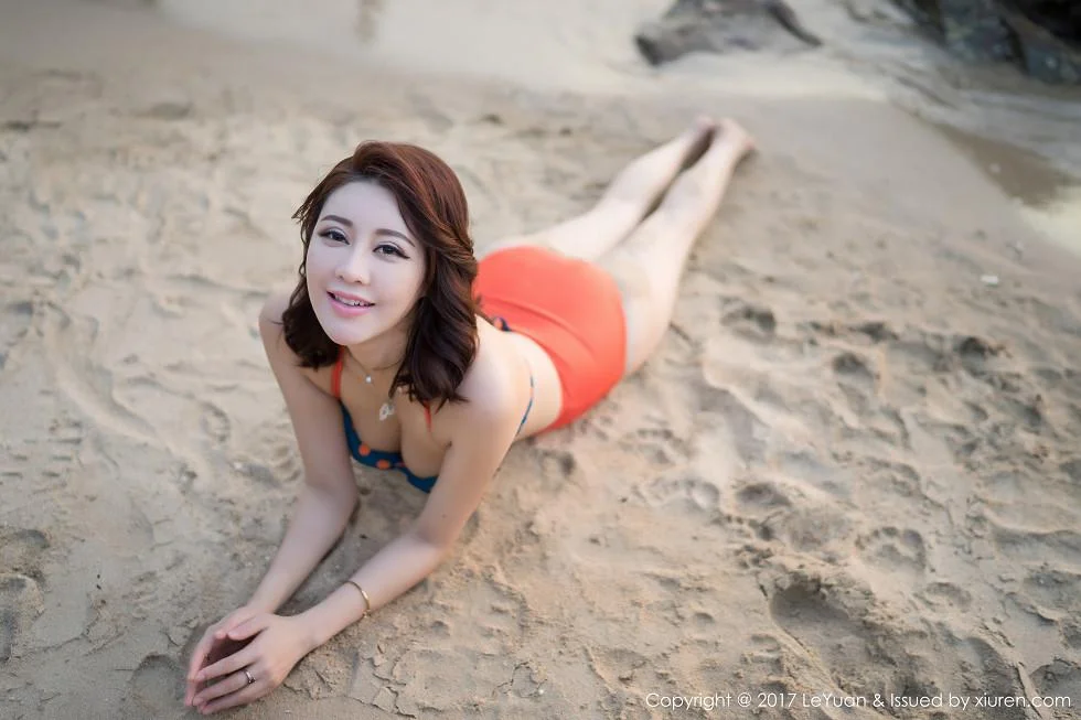 美希子白色蕾丝内衣秀美乳海边沙滩性感比基尼写真 第 83 张