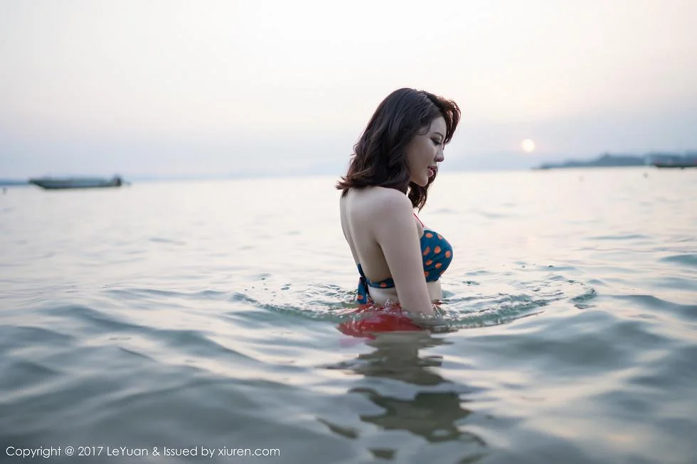 美希子白色蕾丝内衣秀美乳海边沙滩性感比基尼写真 第 88 张