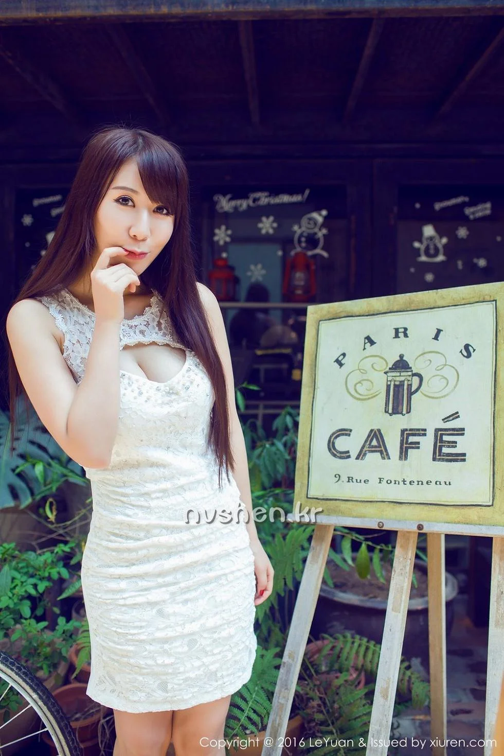 艾惟玲珑瓜子脸前凸后翘的完美身材白嫩美胸性感写真 第 51 张