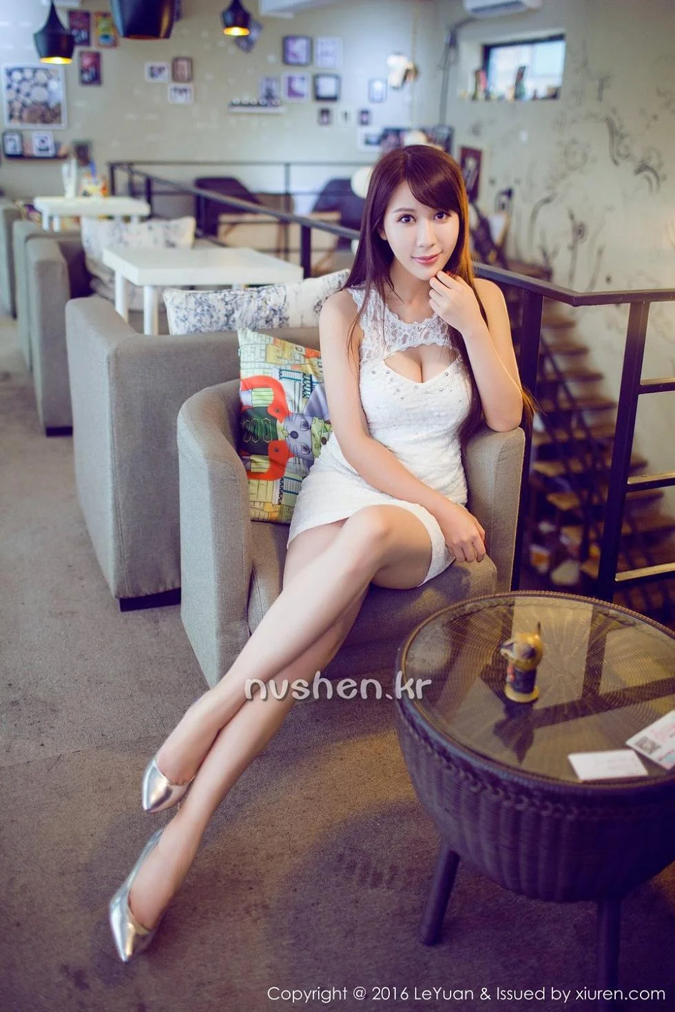艾惟玲珑瓜子脸前凸后翘的完美身材白嫩美胸性感写真 第 66 张