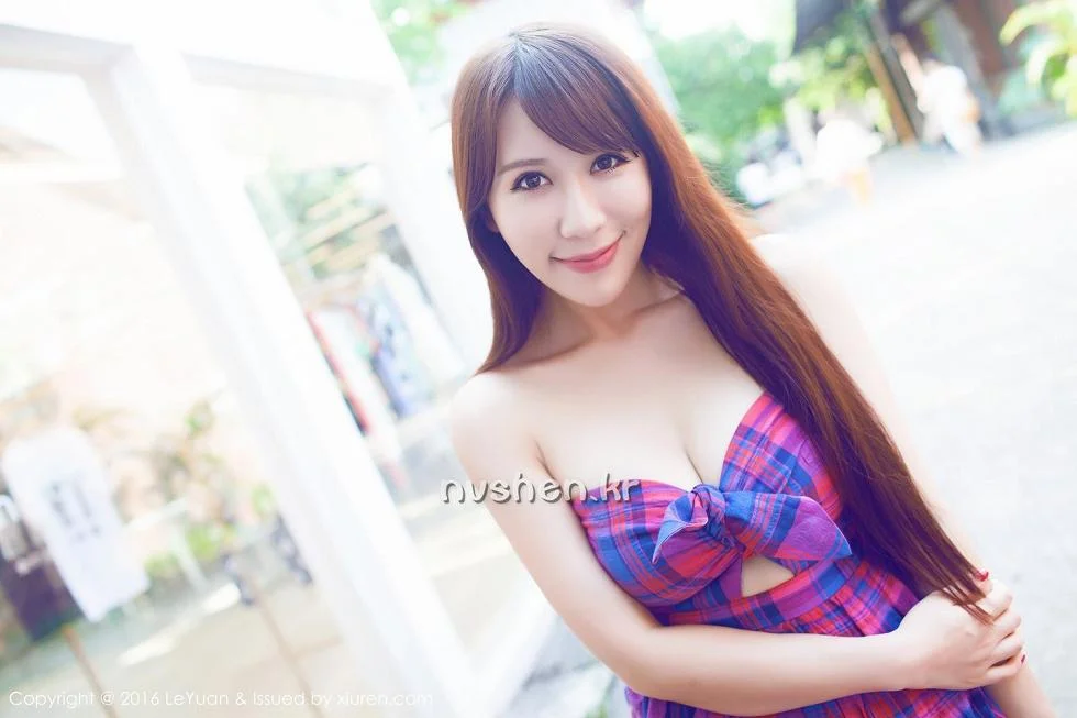 艾惟玲珑瓜子脸前凸后翘的完美身材白嫩美胸性感写真 第 78 张