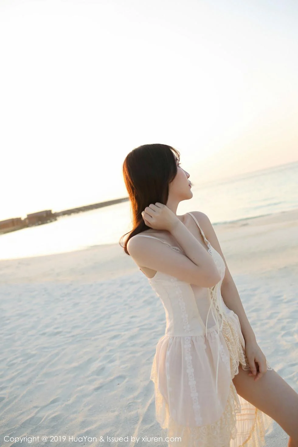 绯月樱-Cherry马代旅拍私房白色内衣露童颜巨乳绝美写真 第 83 张