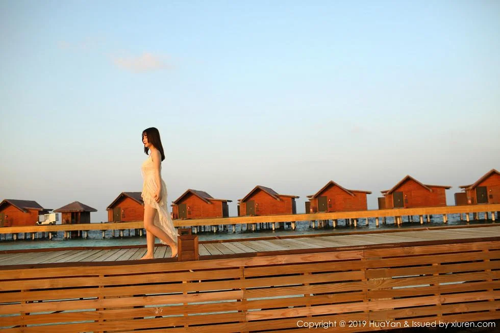 绯月樱-Cherry马代旅拍私房白色内衣露童颜巨乳绝美写真 第 87 张