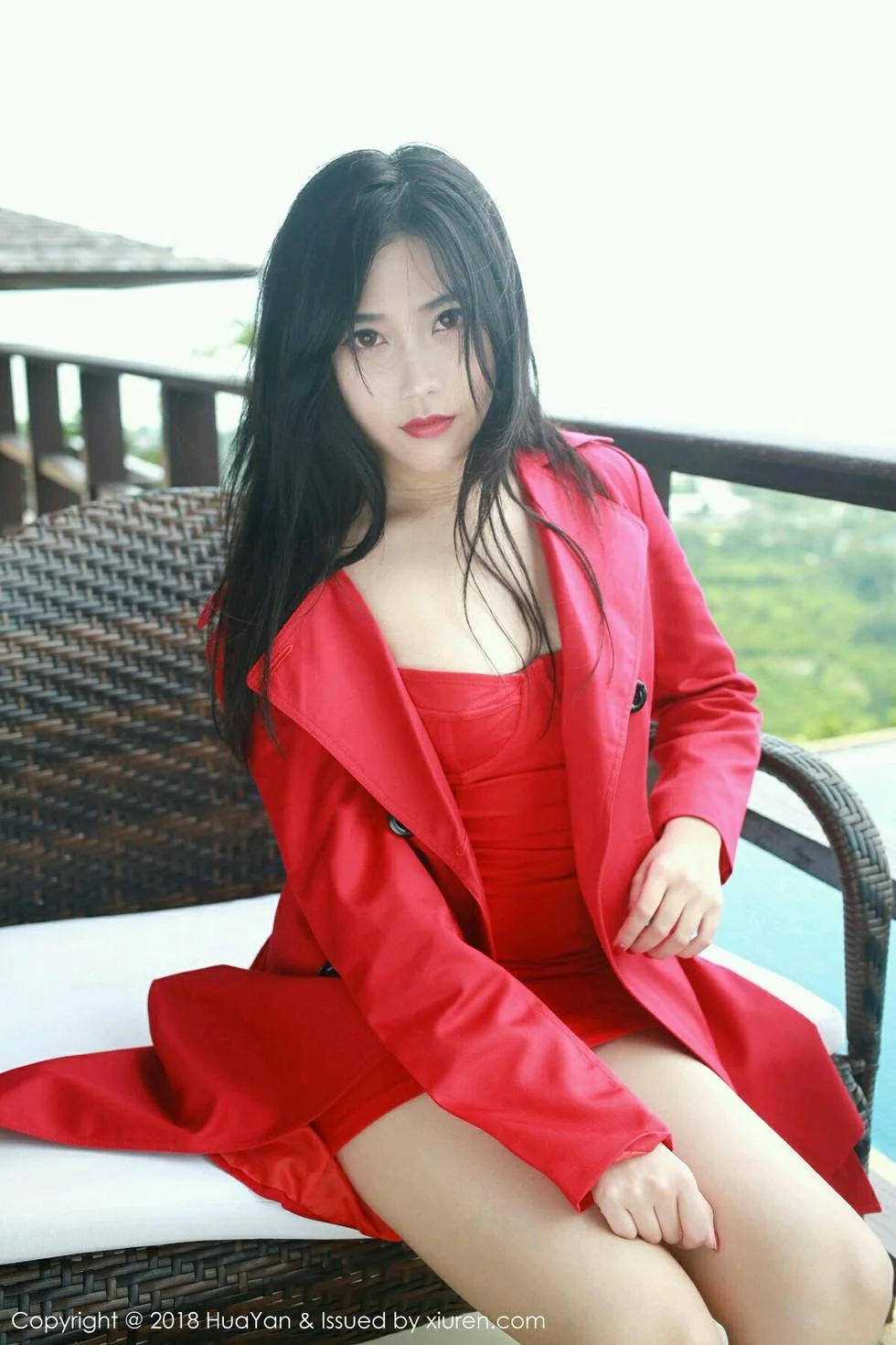 许诺Sabrina苏梅岛旅拍性感红色风衣秀白嫩美腿写真 第 9 张