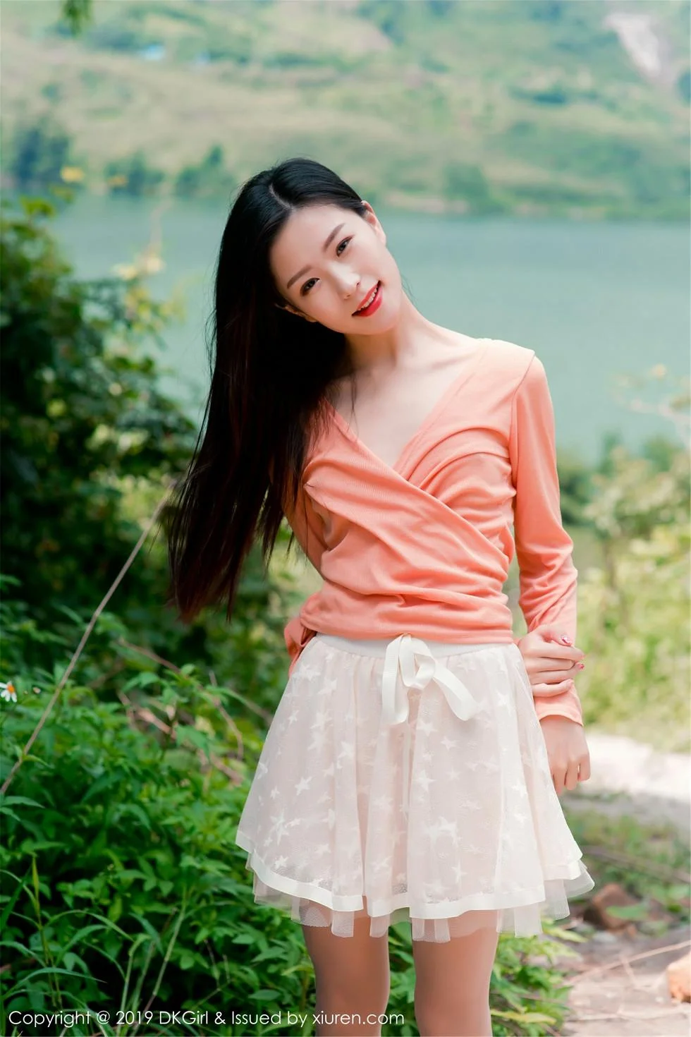 小子怡Alice户外露天车拍系列无内肉丝裤袜惹火绝美写真 第 18 张