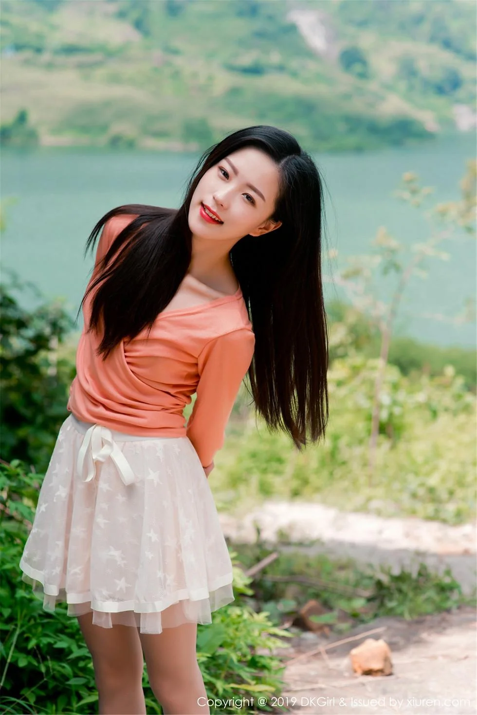 小子怡Alice户外露天车拍系列无内肉丝裤袜惹火绝美写真 第 20 张