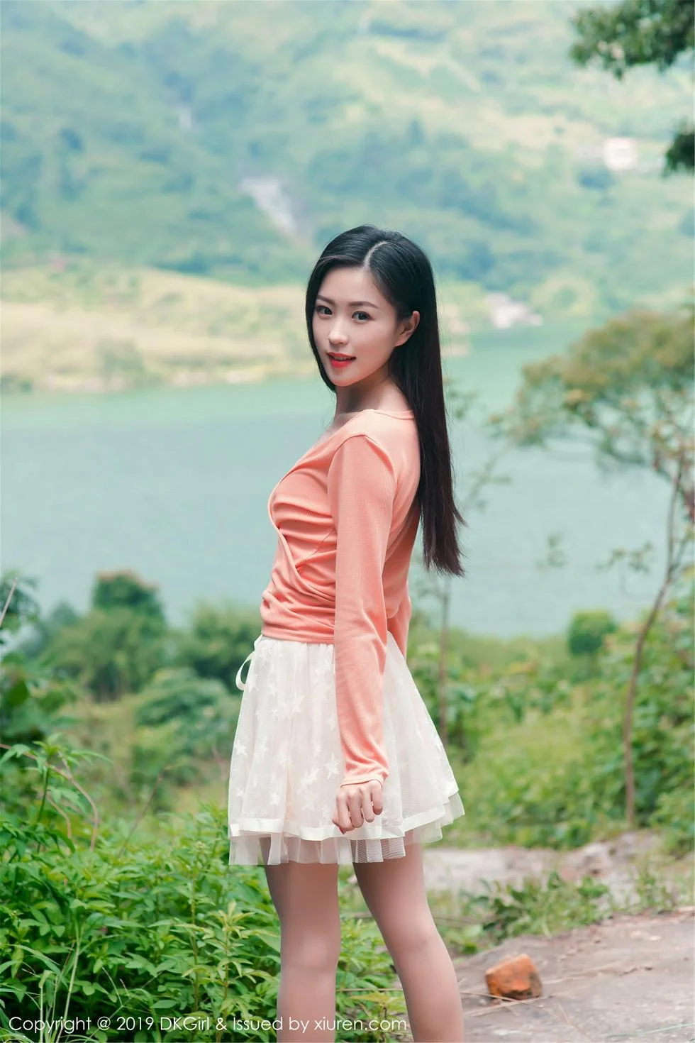 小子怡Alice户外露天车拍系列无内肉丝裤袜惹火绝美写真 第 21 张