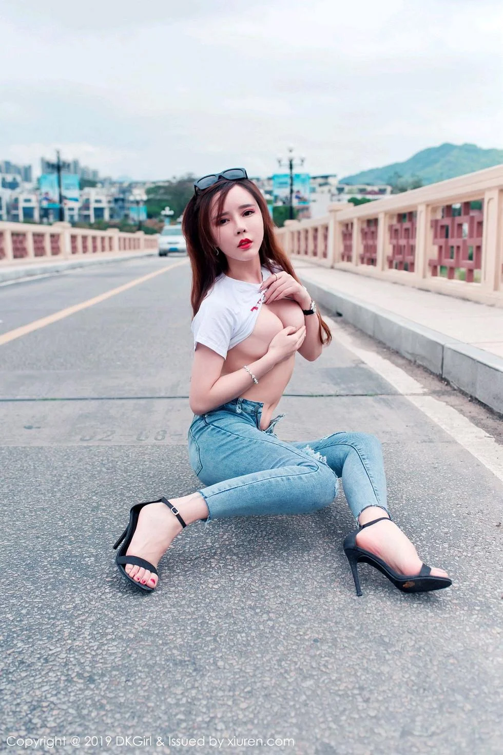 艾小青户外大胆真空露出秀美乳翘臀惹火绝美写真 第 65 张