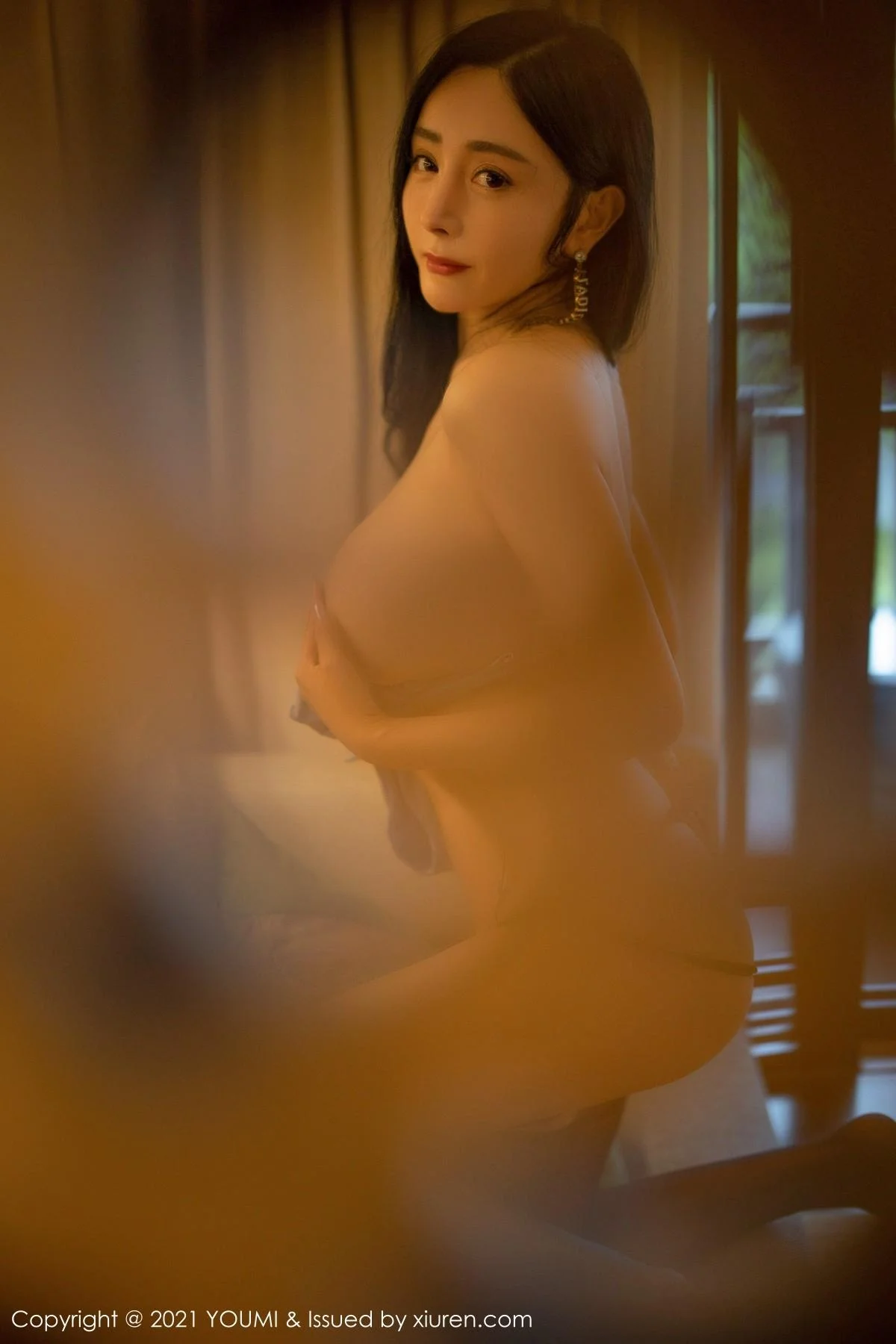 允爾桂林旅拍私房性感吊裙配破烂黑丝秀丰乳肥臀绝美写真 第 105 张