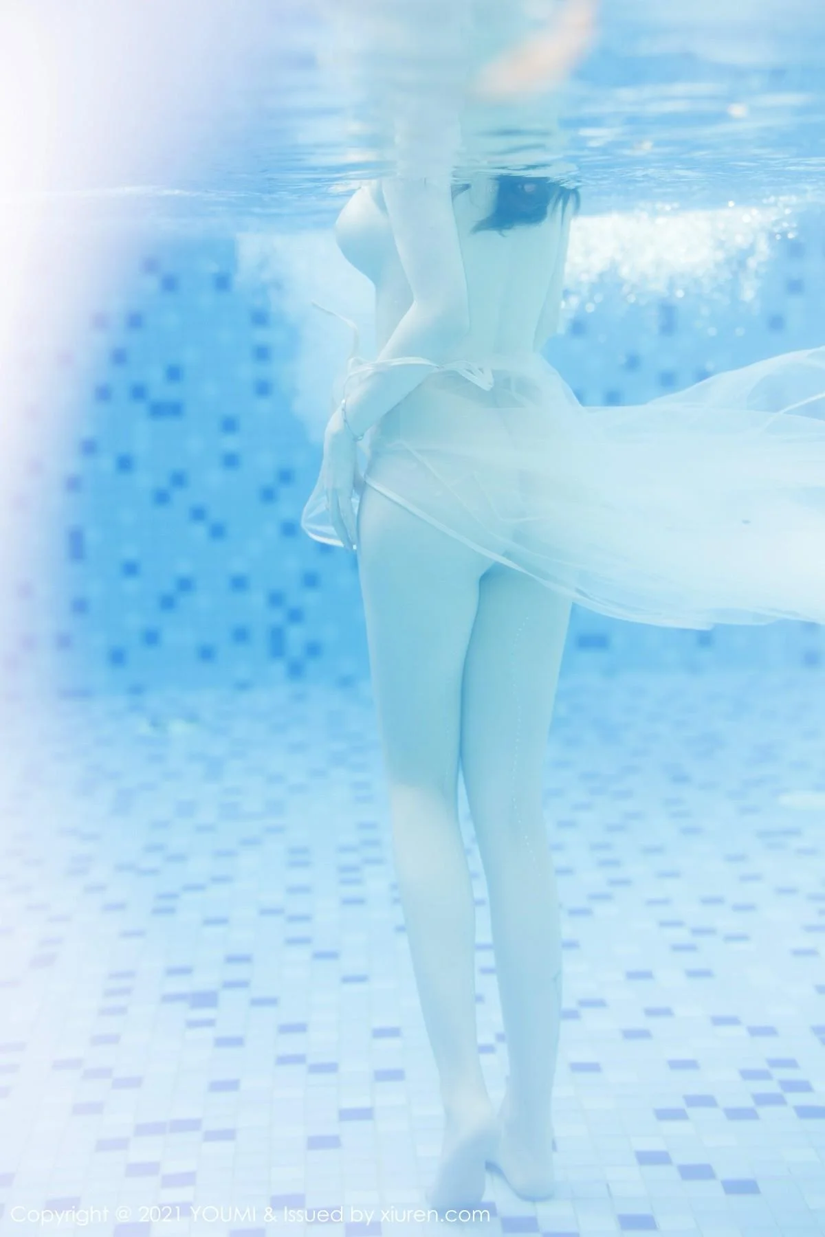 王雨纯西双版纳旅拍薄透服饰配无内肉丝秀豪乳绝美写真 第 58 张