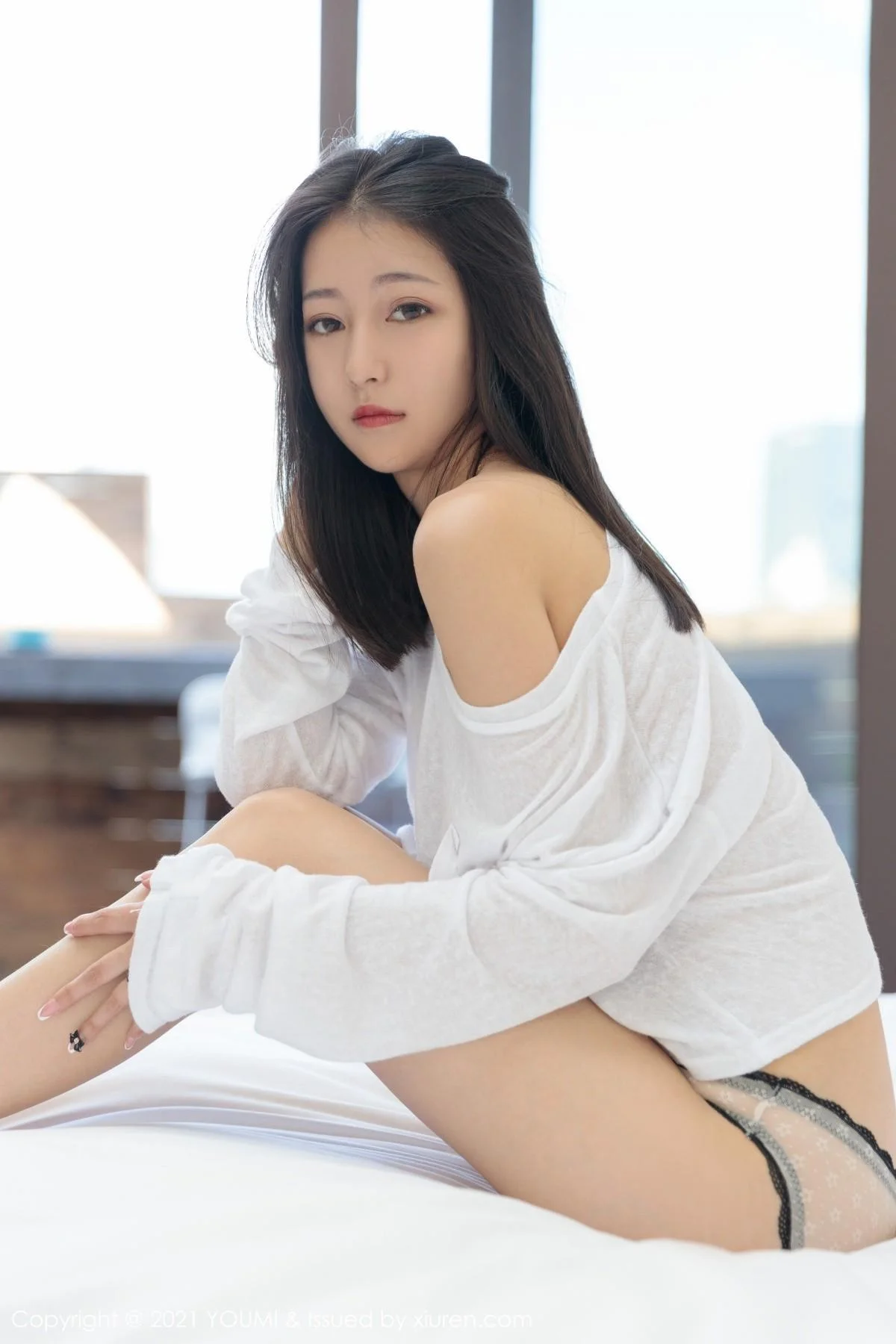 妹子熊小诺居家女友主题床上性感透视内裤秀翘臀绝美写真 第 55 张