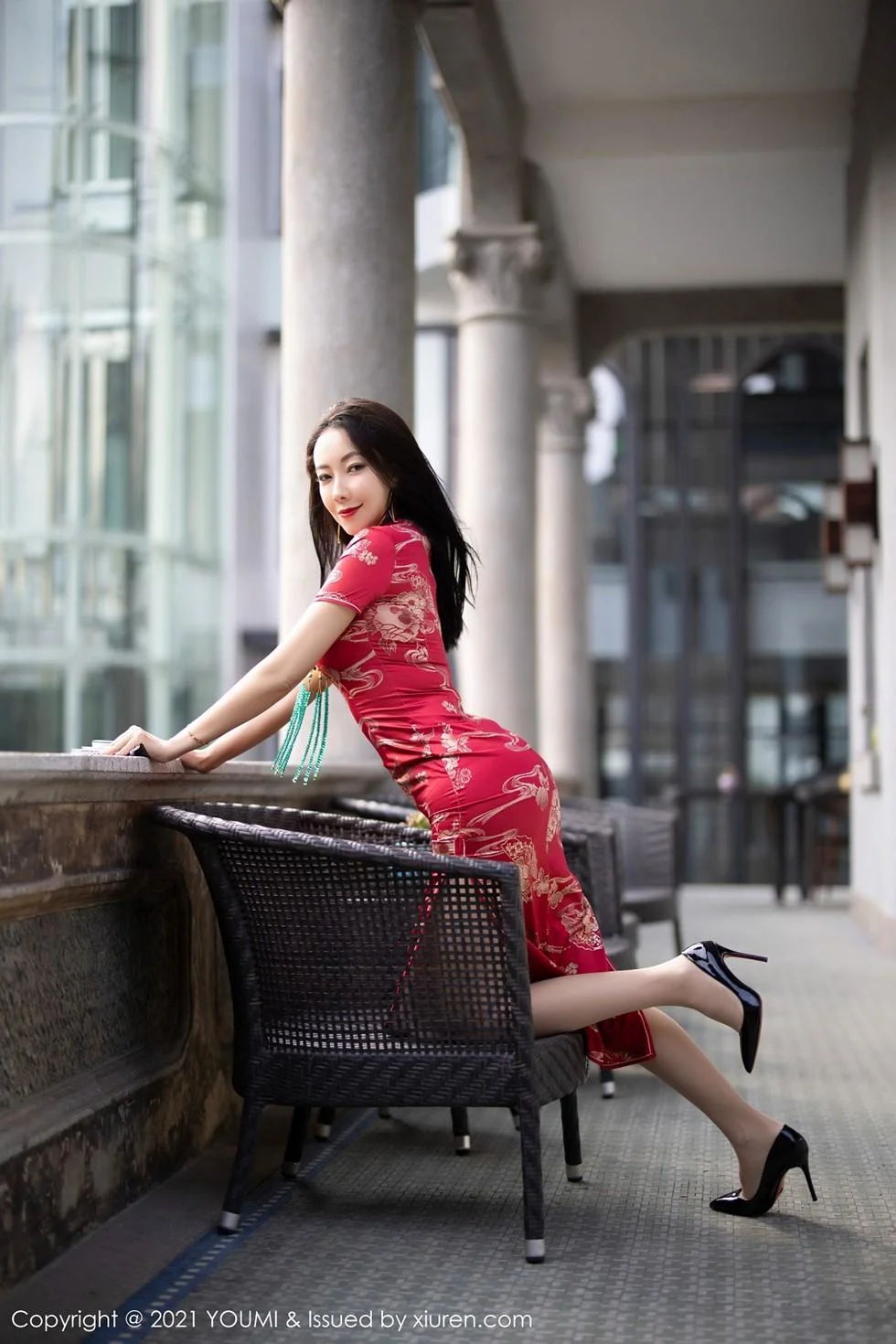 果儿Victoria杭州旅拍鲜艳古典旗袍半脱露豪乳绝美写真 第 24 张
