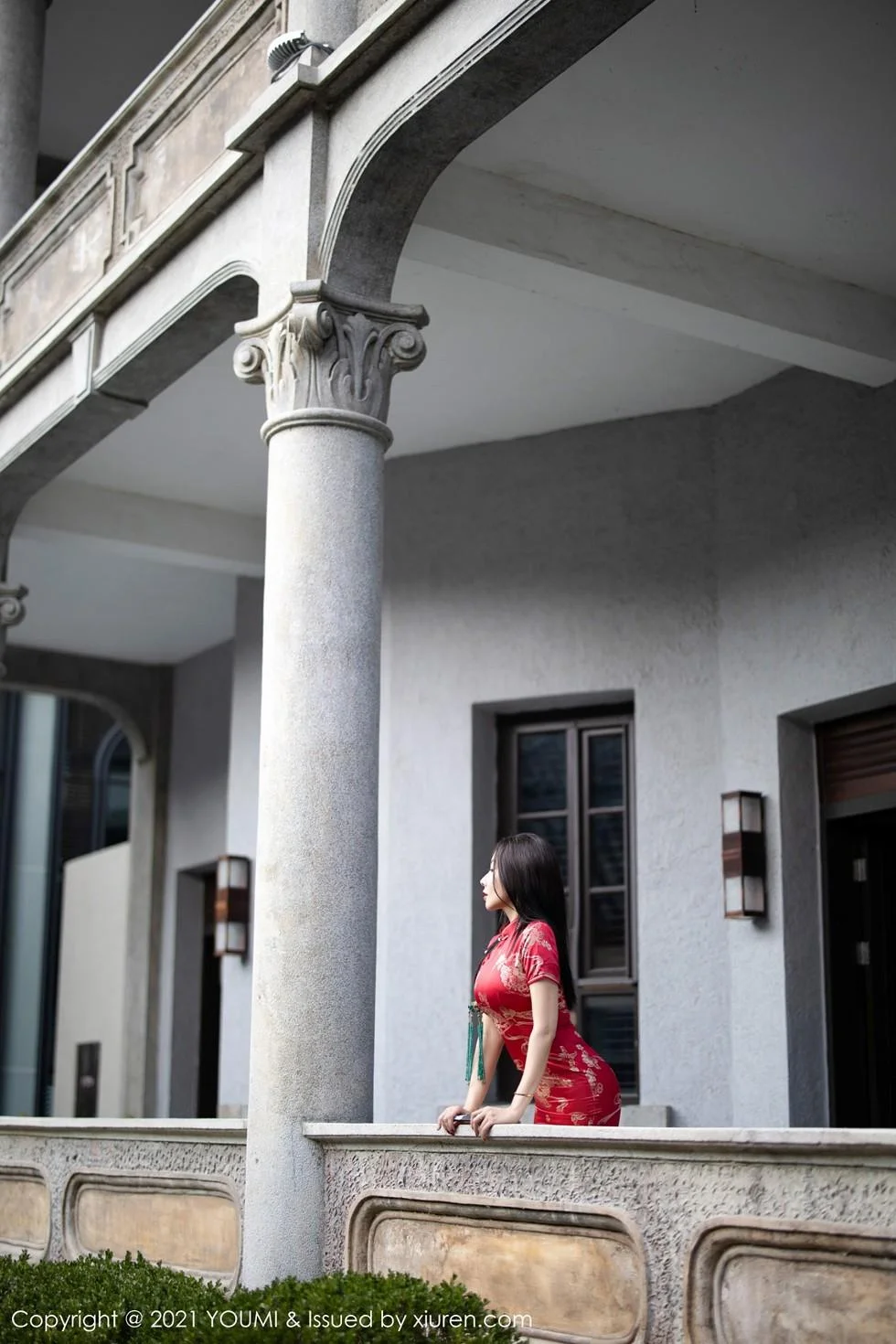 果儿Victoria杭州旅拍鲜艳古典旗袍半脱露豪乳绝美写真 第 29 张