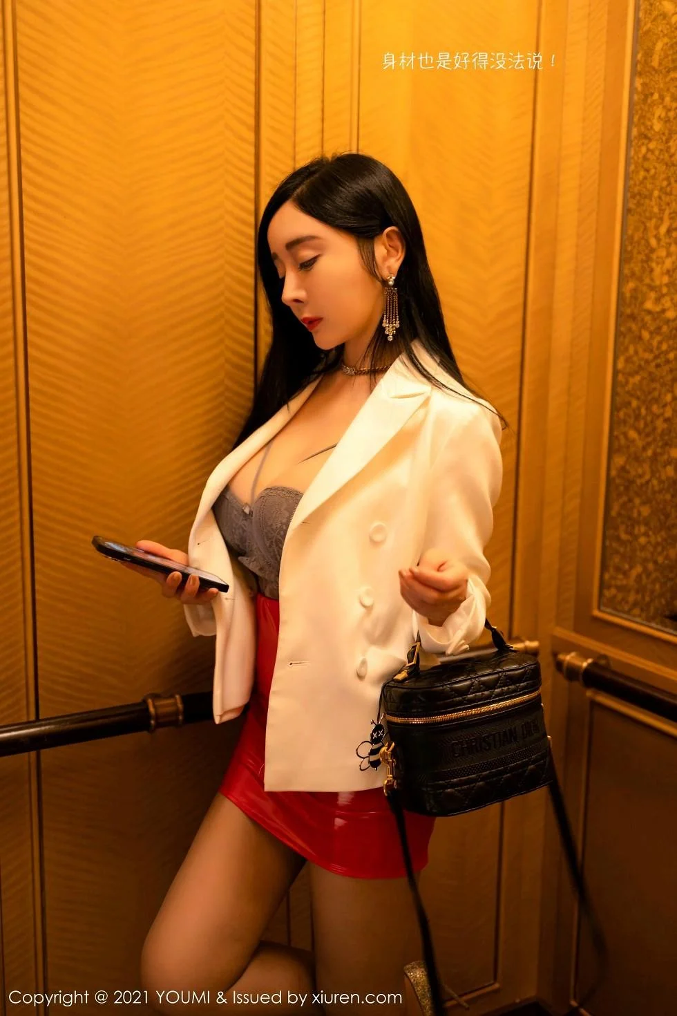 允爾厦门旅拍剧情主题床上镂空内衣秀火辣身材绝美写真 第 4 张