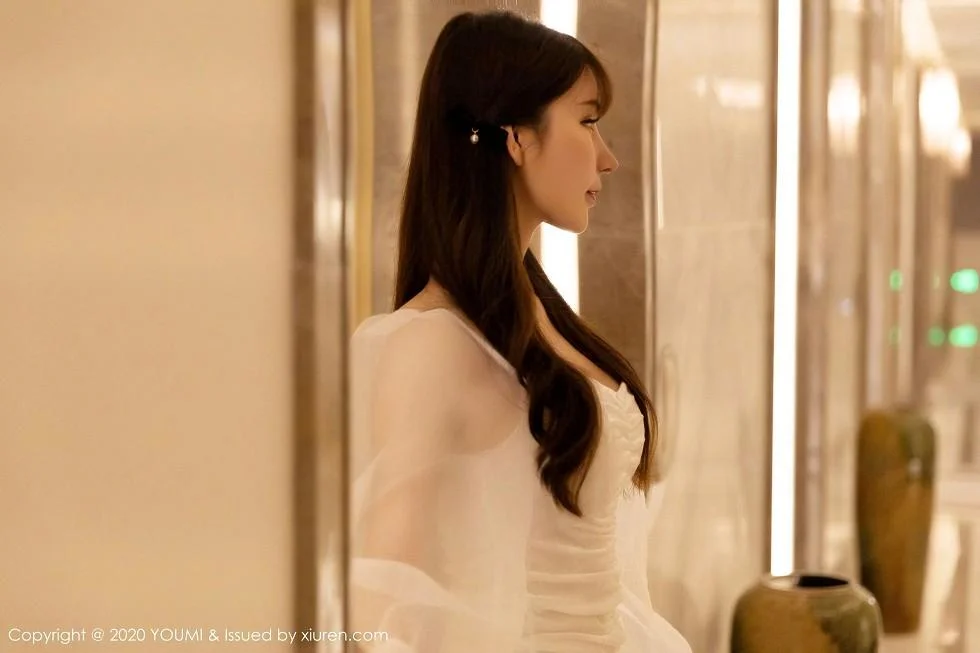 周于希Sandy洁白轻透服饰半脱秀豪乳翘臀撩人绝美写真 第 15 张