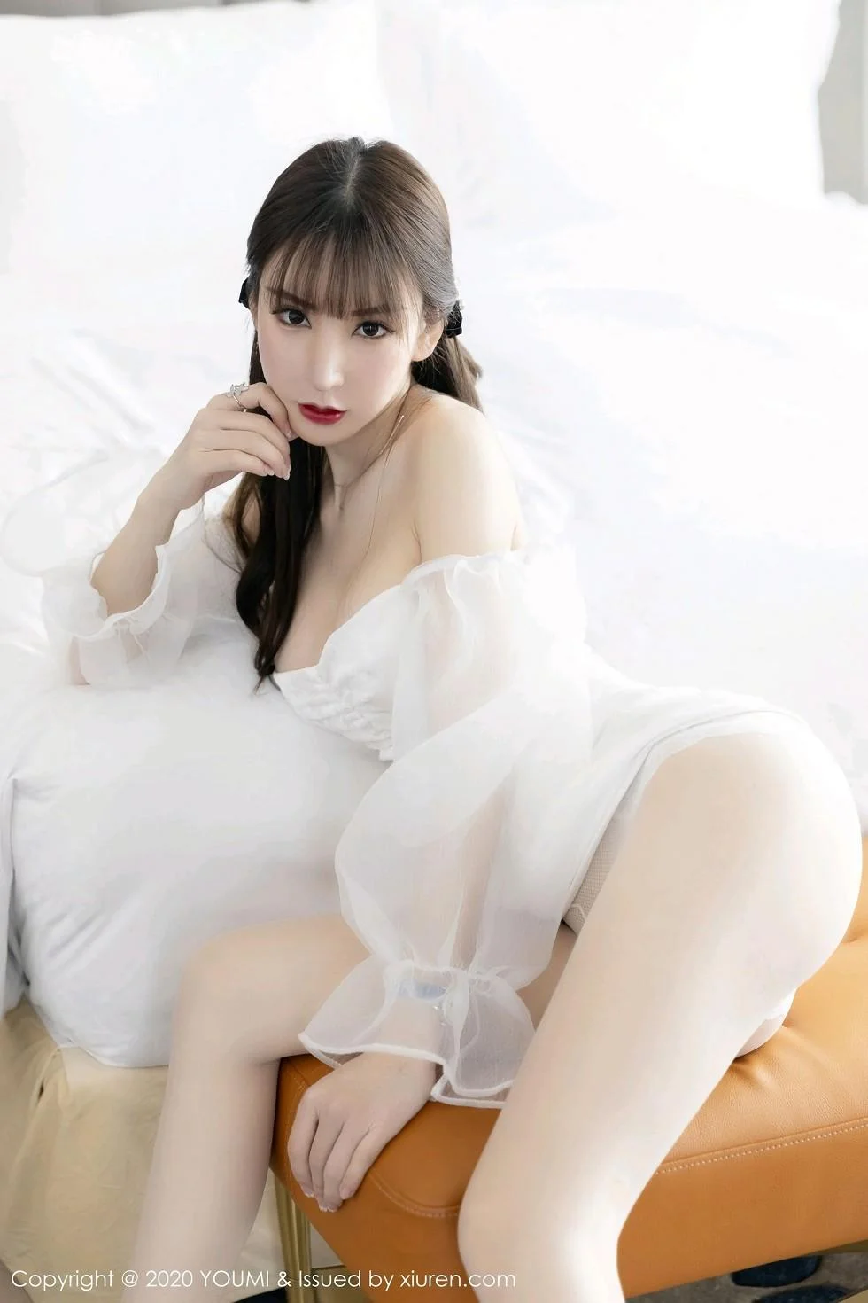 周于希Sandy洁白轻透服饰半脱秀豪乳翘臀撩人绝美写真 第 58 张
