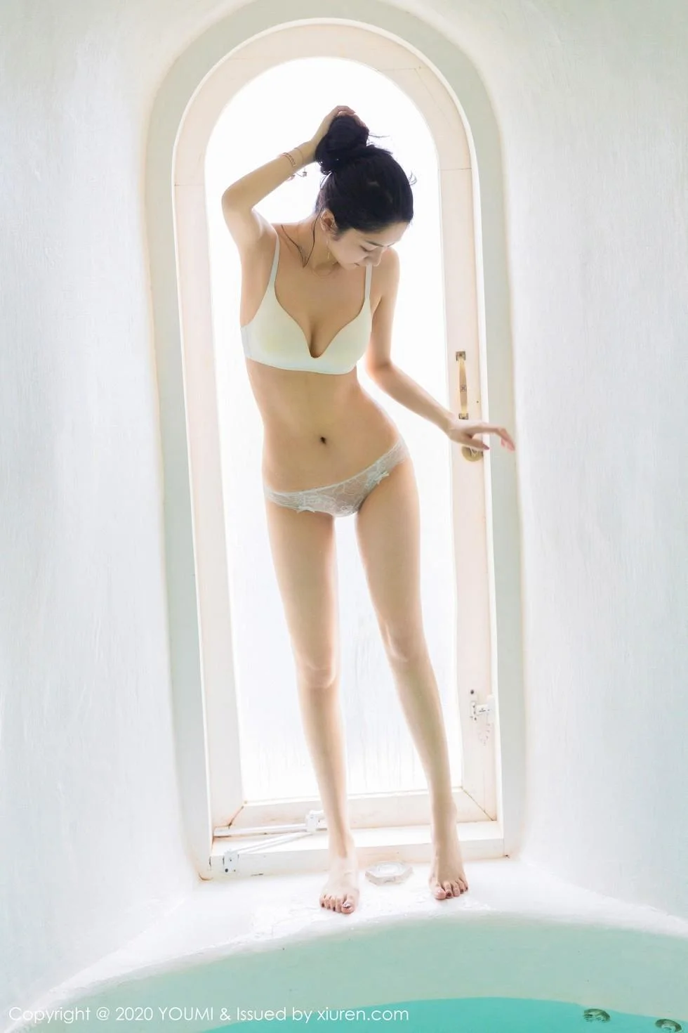 Angela小热巴大理旅拍室内泳池主题性感内衣绝美写真 第 99 张