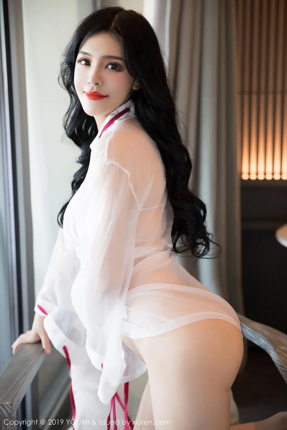 刘钰儿三亚旅拍黑色镂空内衣配丁字裤露翘臀喷血绝美写真 第 1 张
