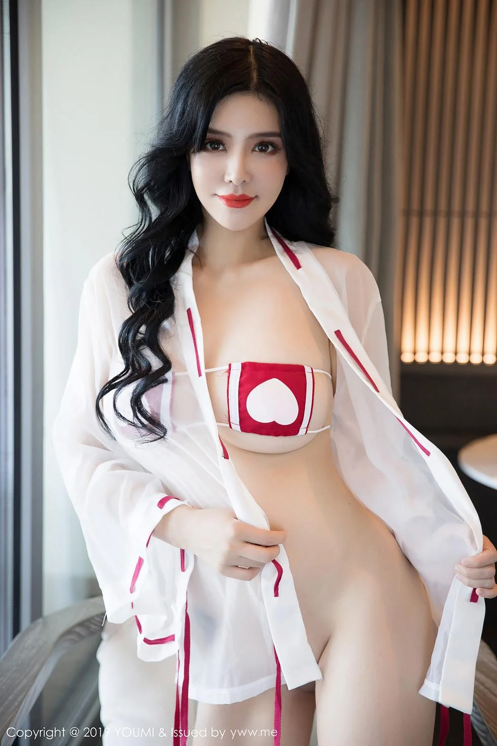 刘钰儿三亚旅拍黑色镂空内衣配丁字裤露翘臀喷血绝美写真 第 12 张