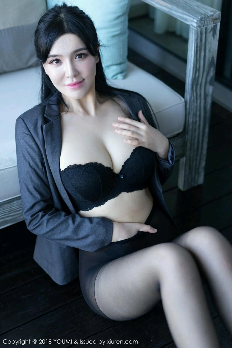 刘钰儿三亚旅拍私房女秘书OL半脱露白嫩豪乳绝美写真 第 55 张