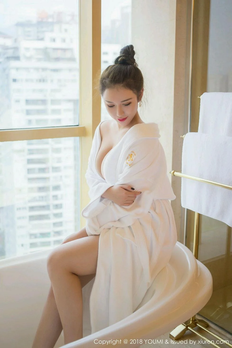 Egg_尤妮丝浴室里白色浴巾裹身秀豪乳翘臀惹火绝美写真 第 10 张