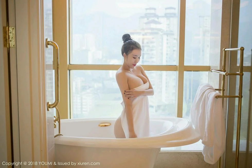 Egg_尤妮丝浴室里白色浴巾裹身秀豪乳翘臀惹火绝美写真 第 26 张