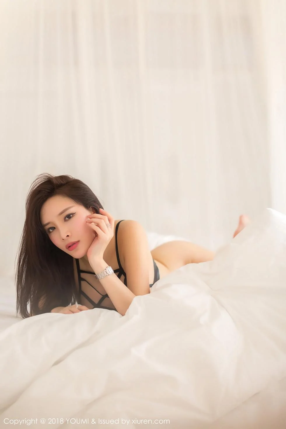 奶瓶土肥圆巴厘岛旅拍泳池里半脱泳衣秀豪乳翘臀绝美写真 第 41 张