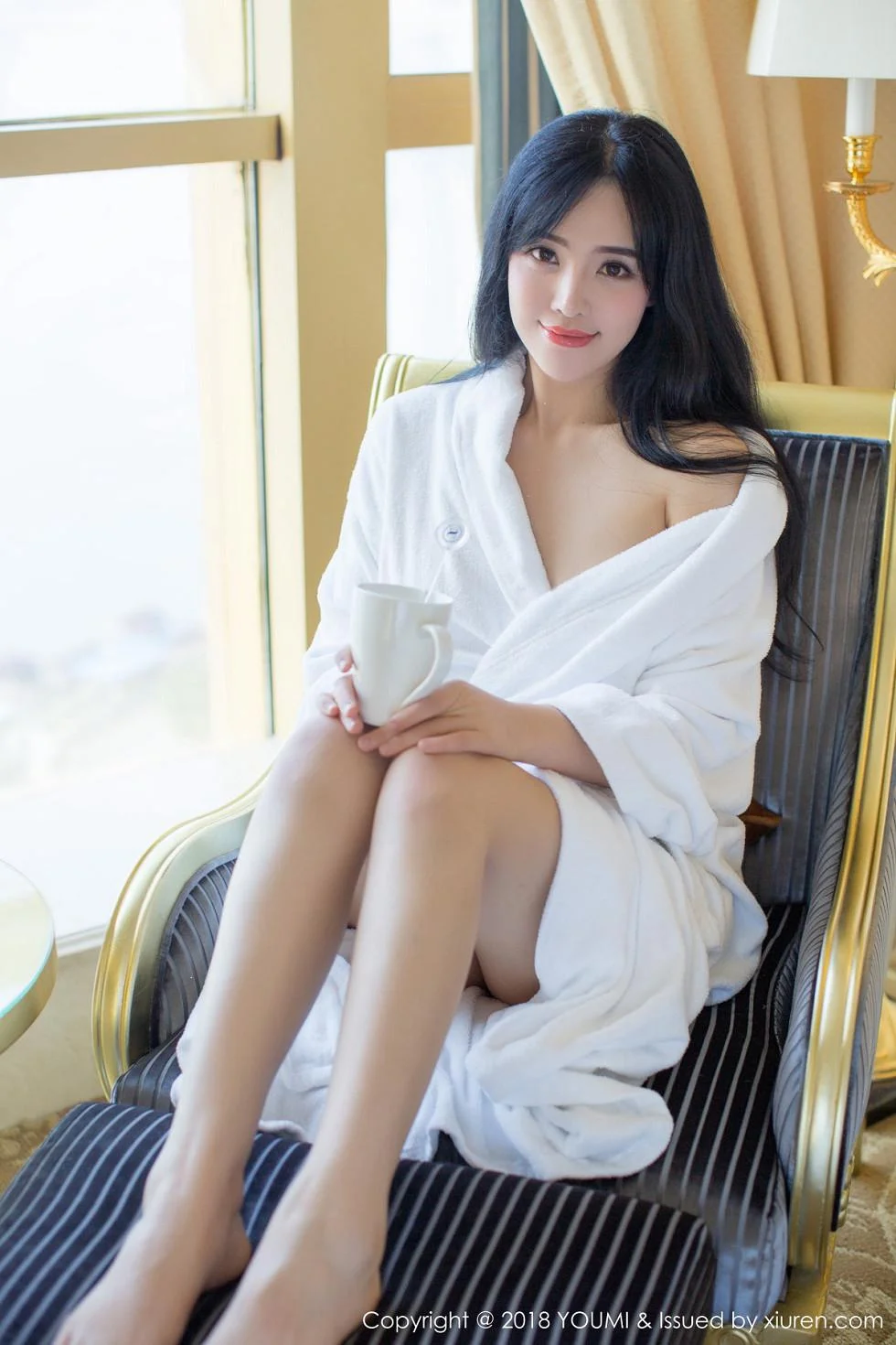 刘钰儿居家私房围裙裹身大尺度真空秀火辣胴体绝美写真 第 45 张