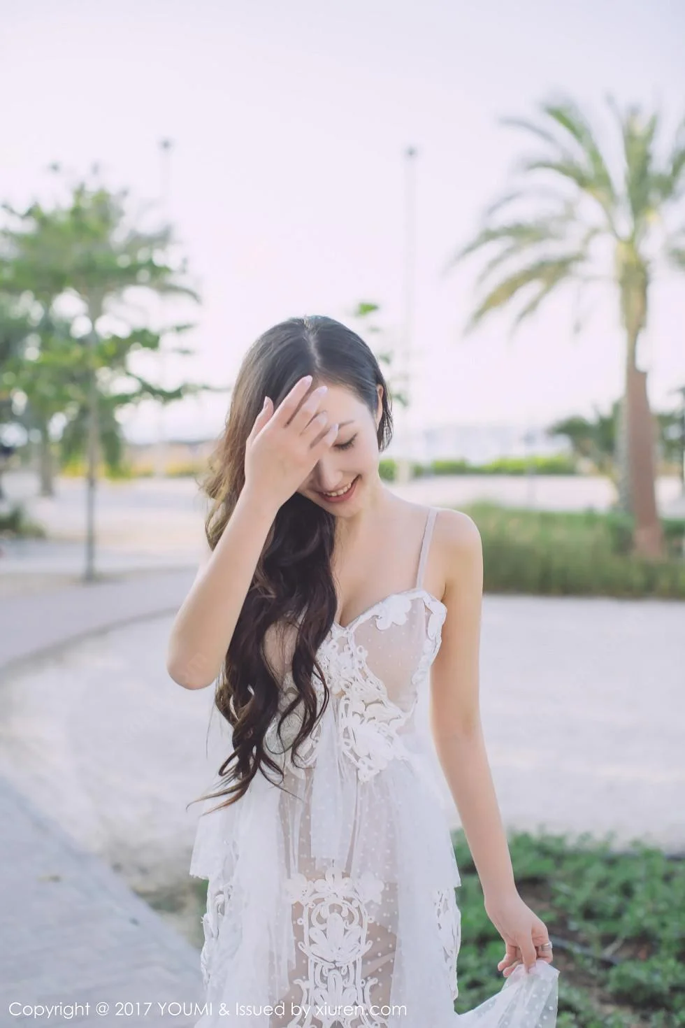 Yumi-尤美迪拜旅拍蓝天银滩性感比基尼秀完美身材写真 第 35 张