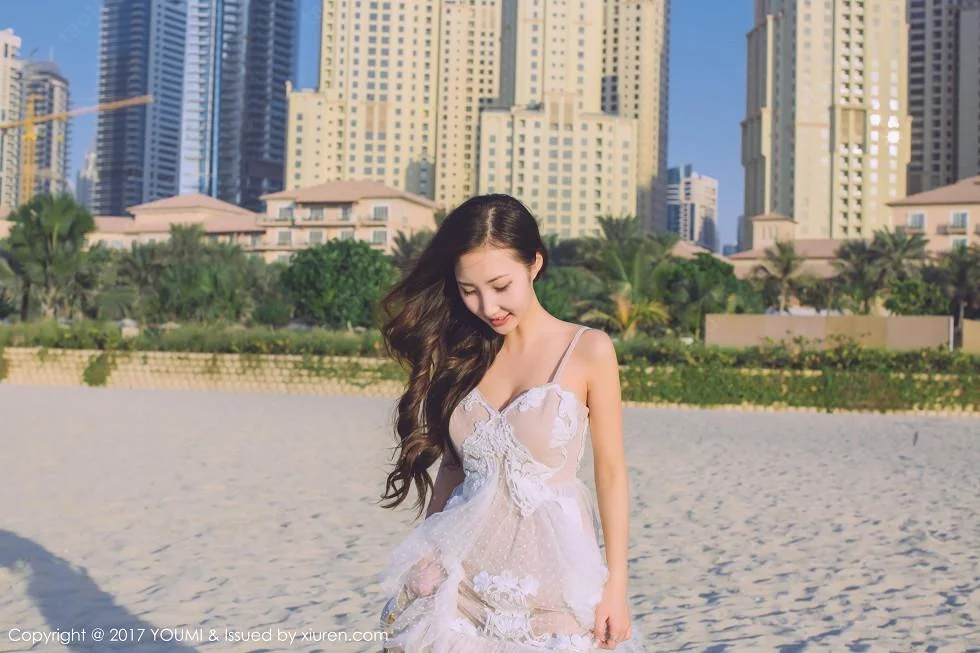 Yumi-尤美迪拜旅拍蓝天银滩性感比基尼秀完美身材写真 第 58 张