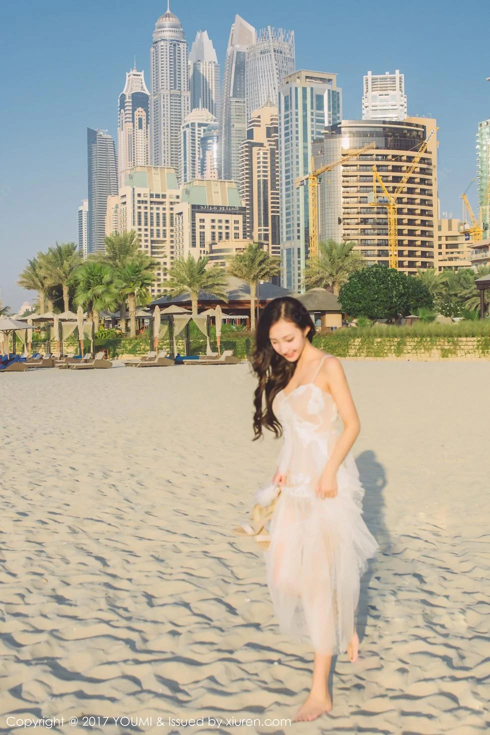 Yumi-尤美迪拜旅拍蓝天银滩性感比基尼秀完美身材写真 第 62 张