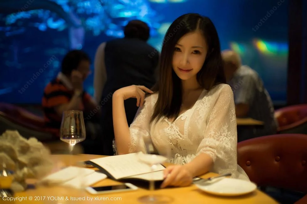 Yumi-尤美迪拜旅拍蓝天银滩性感比基尼秀完美身材写真 第 66 张