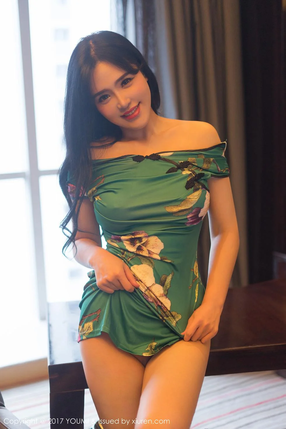 刘钰儿私房真空旗袍装半脱秀豪乳半球撩人绝美写真 第 14 张