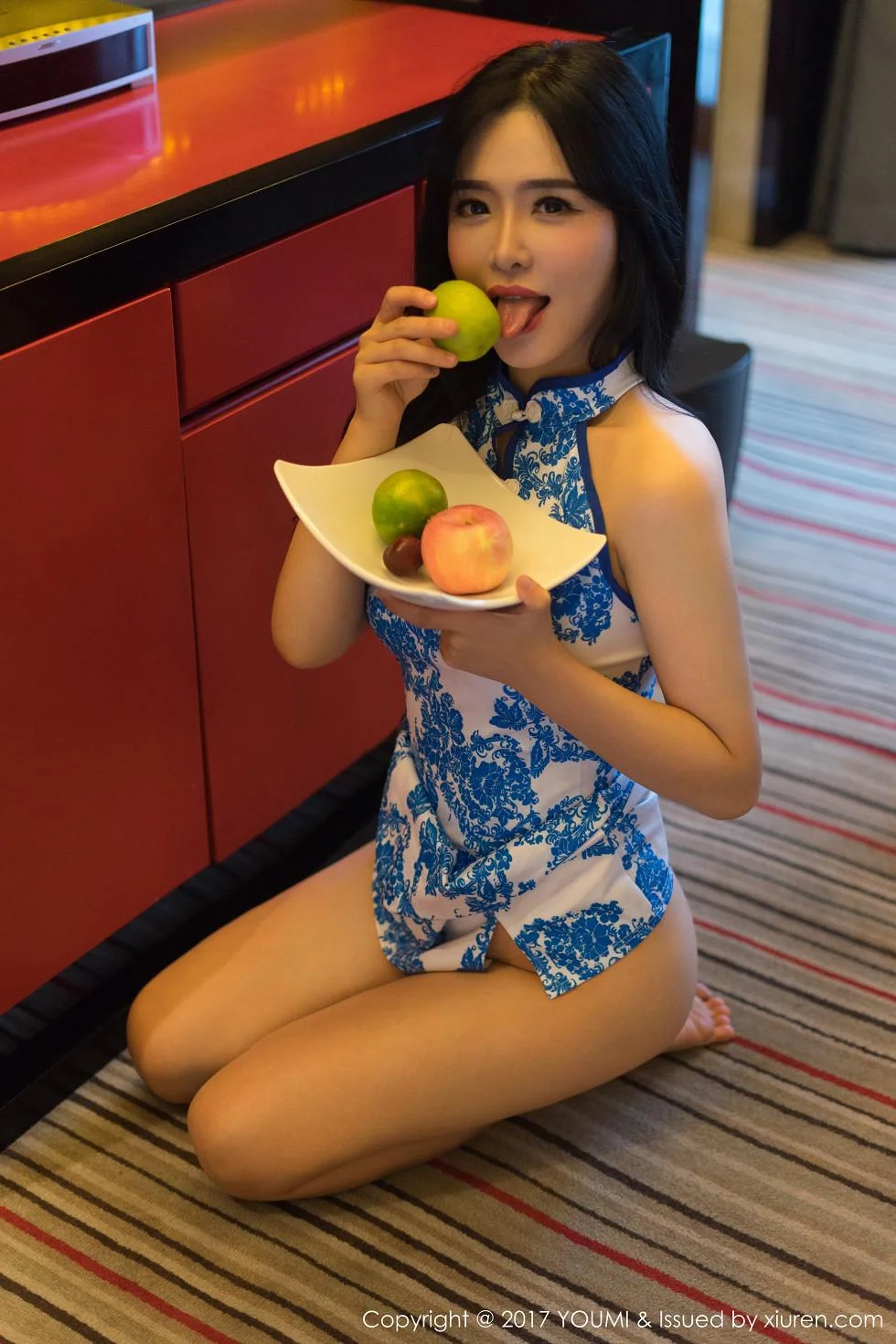 刘钰儿私房真空旗袍装半脱秀豪乳半球撩人绝美写真 第 50 张
