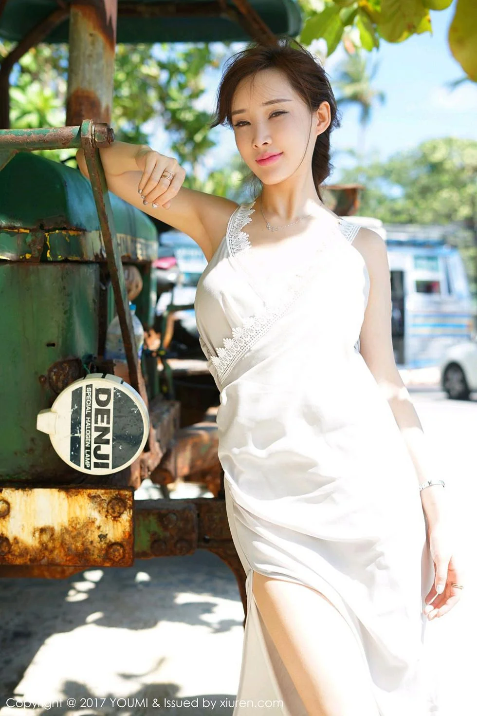 土肥圆矮挫穷普吉岛旅拍白色蕾丝缕空上衣秀美乳写真 第 55 张