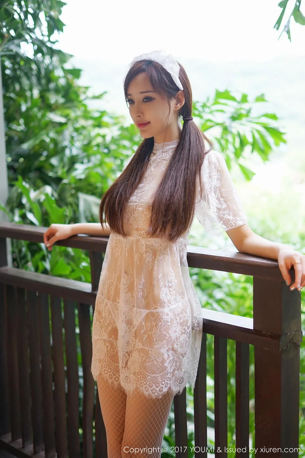 土肥圆矮挫穷普吉岛旅拍性感女仆装秀傲人豪乳绝美写真 第 2 张