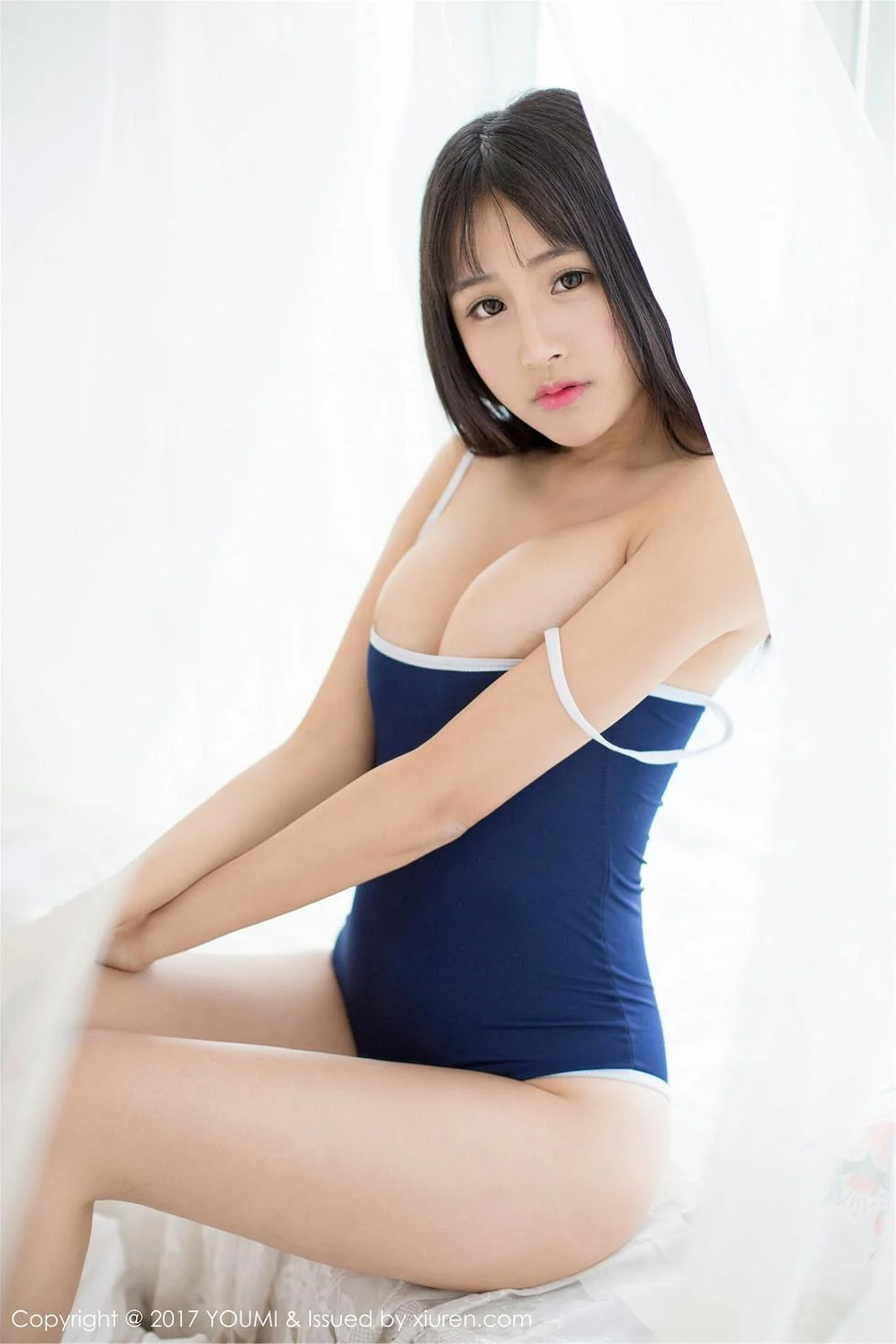 巨乳思淇Sukiiii居家露背毛衣+死库水秀完美身材写真 第 101 张