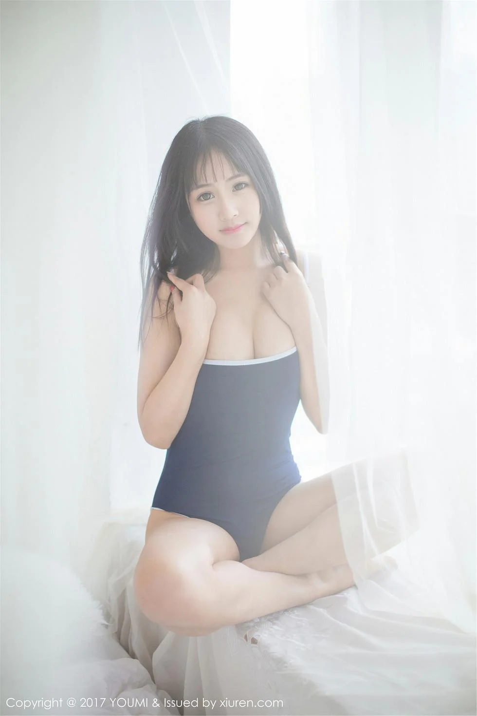 巨乳思淇Sukiiii居家露背毛衣+死库水秀完美身材写真 第 68 张