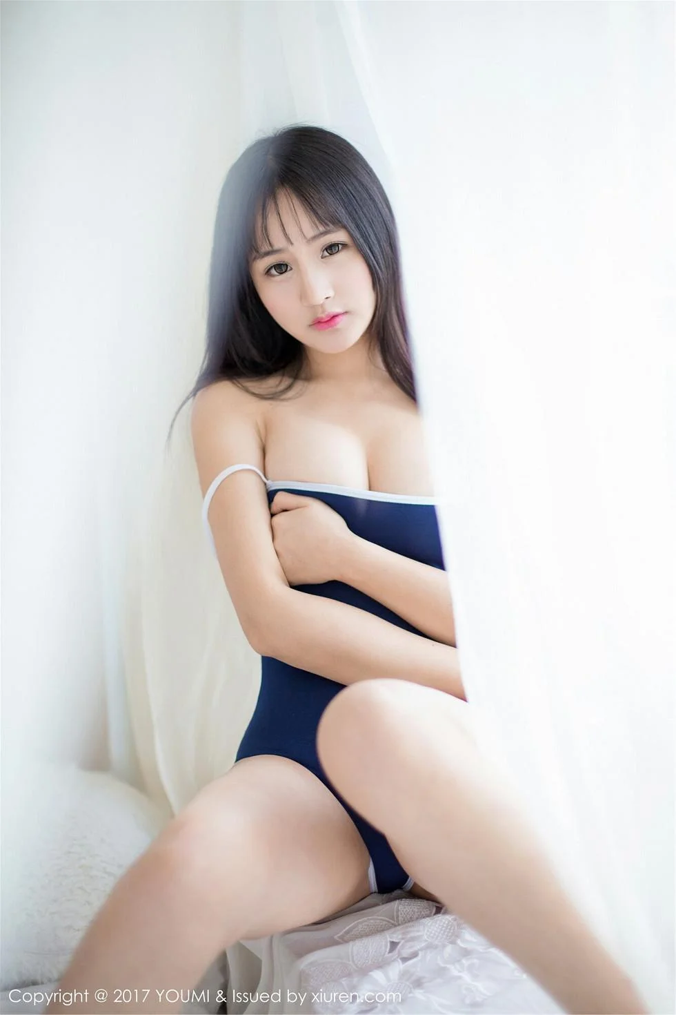 巨乳思淇Sukiiii居家露背毛衣+死库水秀完美身材写真 第 78 张