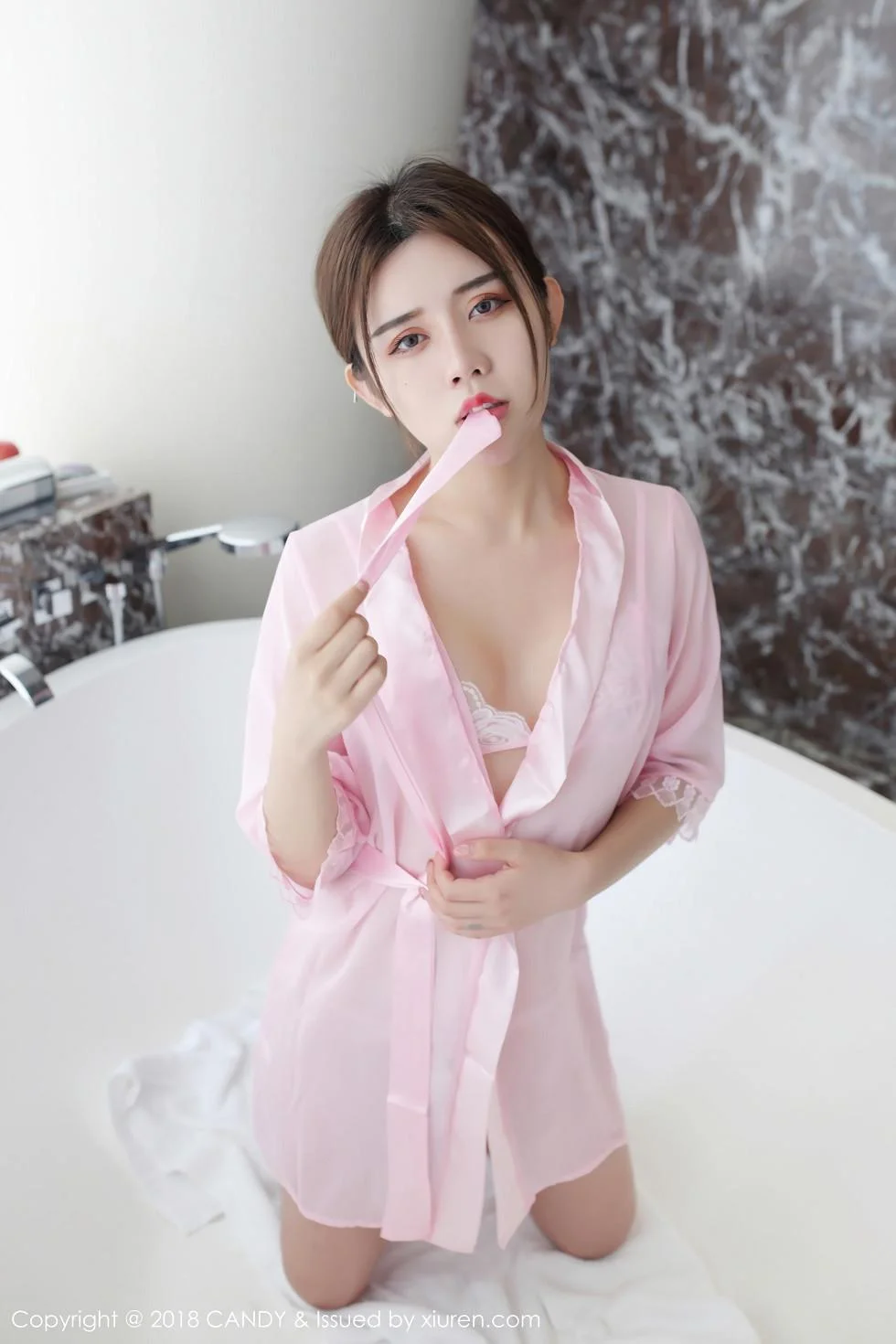 Cris_卓娅祺真空连身裙配白色蕾丝袜秀美乳撩人绝美写真 第 42 张