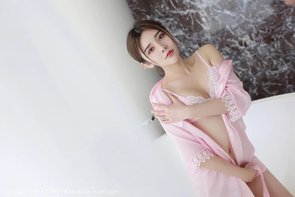 Cris_卓娅祺真空连身裙配白色蕾丝袜秀美乳撩人绝美写真 第 52 张