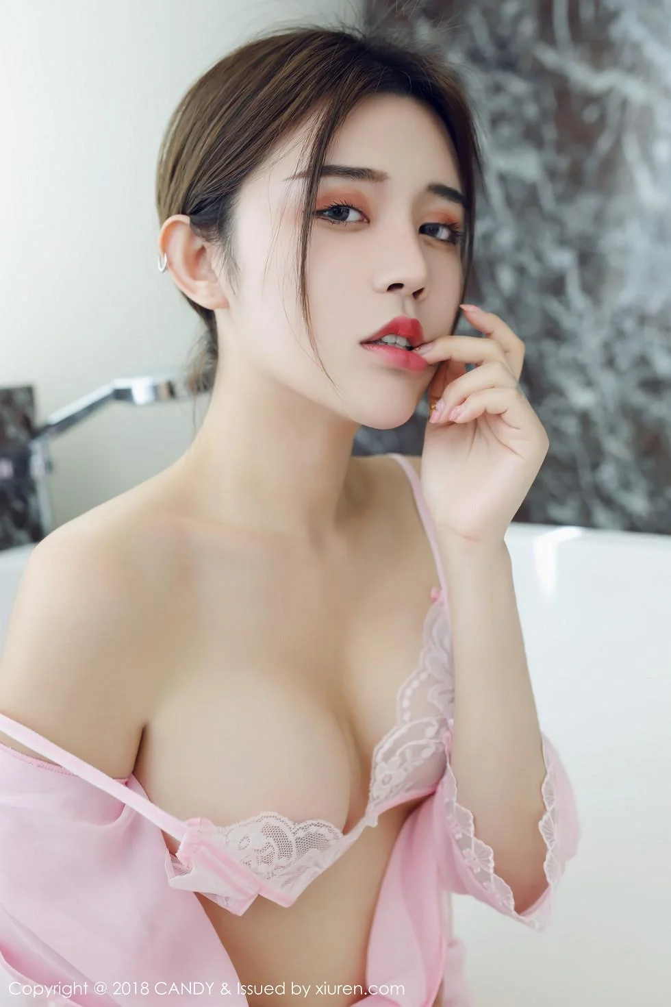 Cris_卓娅祺真空连身裙配白色蕾丝袜秀美乳撩人绝美写真 第 65 张