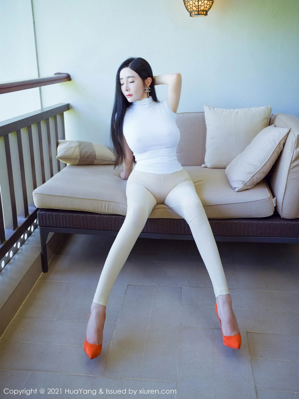 允爾阳朔旅拍私房真空紧身服饰勾勒完美身材惹火绝美写真 第 56 张