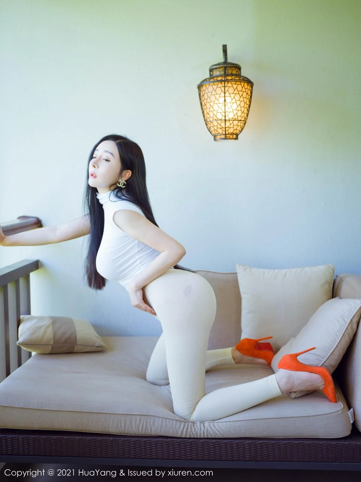 允爾阳朔旅拍私房真空紧身服饰勾勒完美身材惹火绝美写真 第 59 张