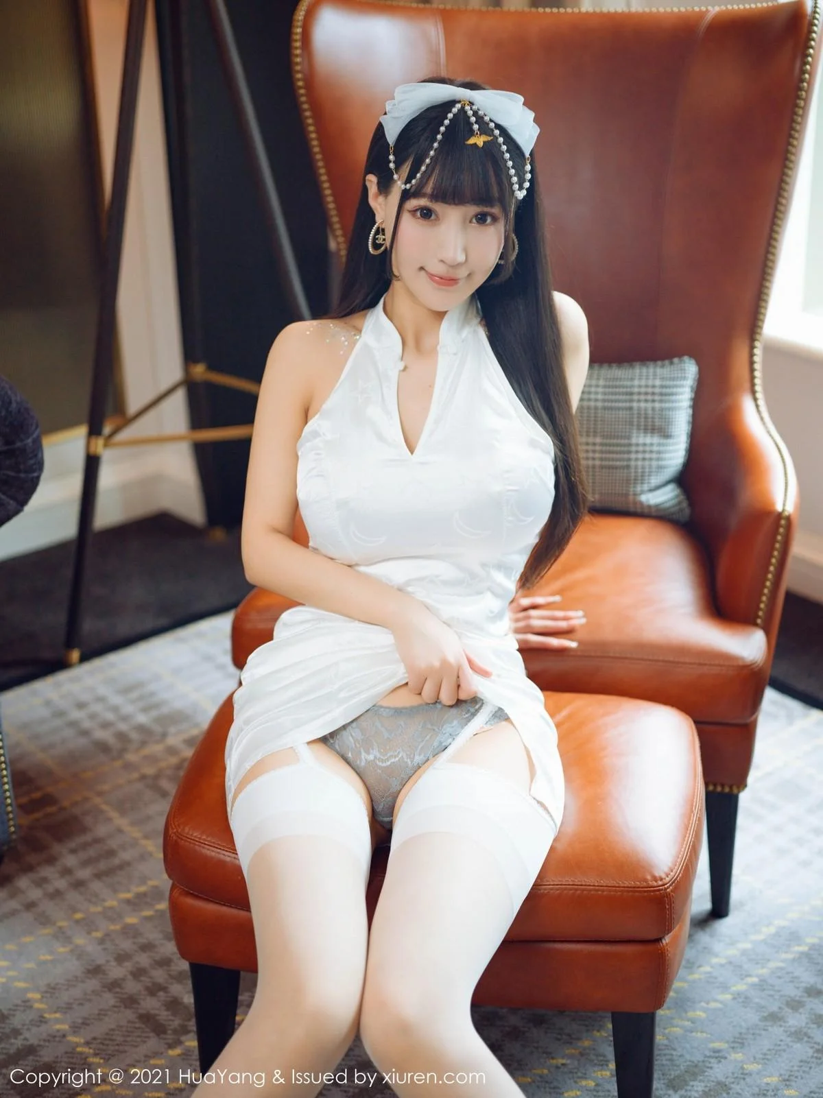 朱可儿Flower澳门旅拍真空旗袍配白丝吊袜极致绝美写真 第 17 张