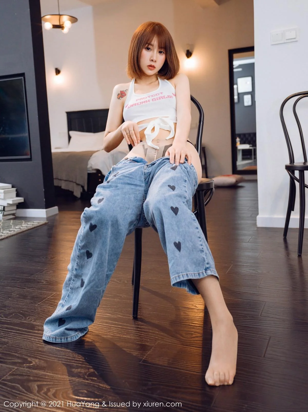 恬恬GuTIan脱牛仔裤露肉丝裤袜秀丁字裤撩人绝美写真 第 69 张